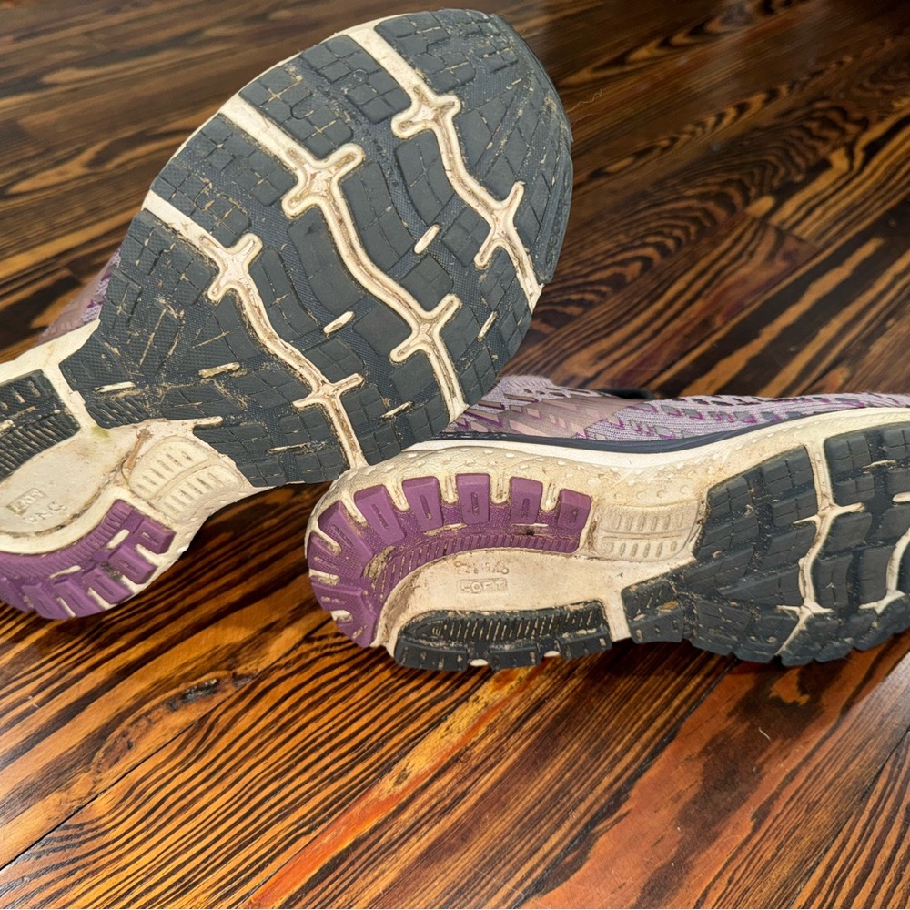 Brooks Women's Lavender Athletic Shoes - Picture 6 of 6